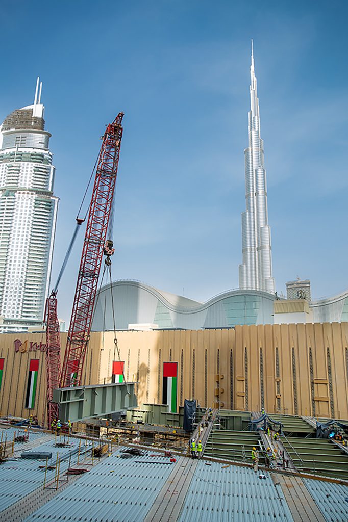 Mammoet gives a lift to Dubai Mall extension