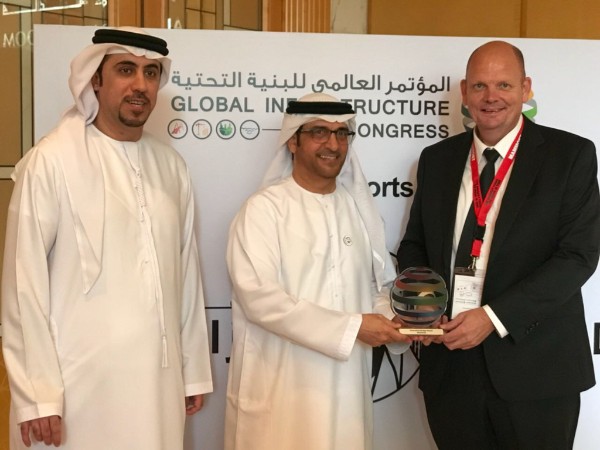 Mammoet lifts 2018 Innovative Bridge Award in UAE