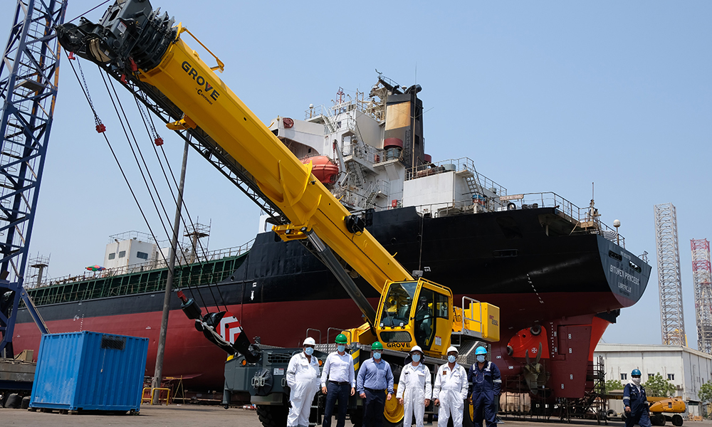 Albwardy Damen adds Grove GRT655L to UAE crane fleet
